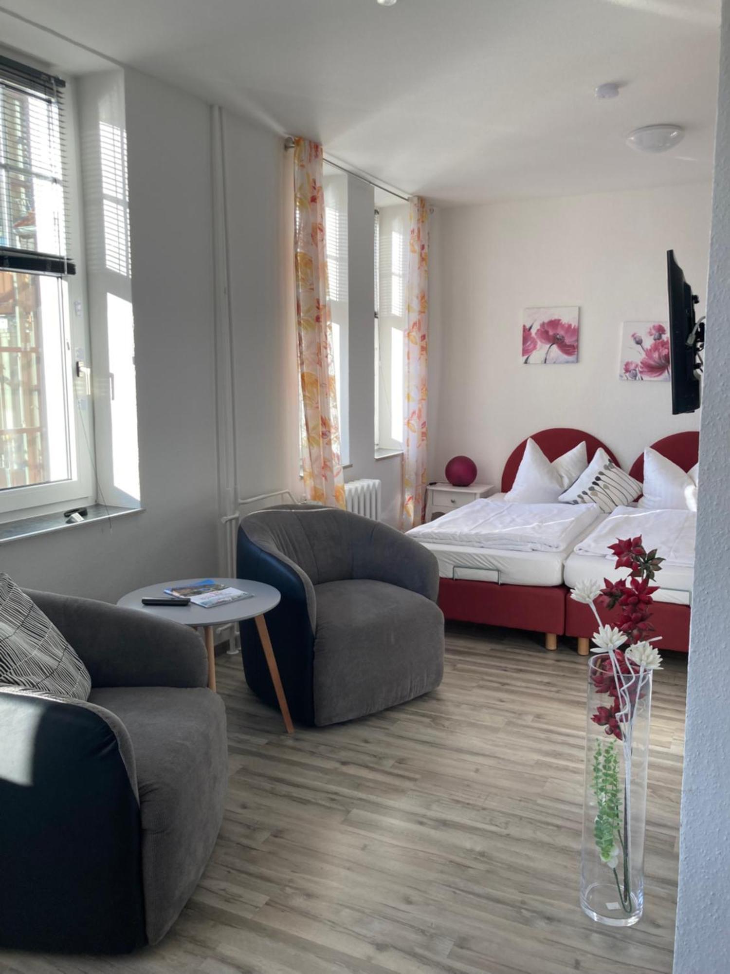 Haus Brandenburg Aparthotel Stechlin Ngoại thất bức ảnh