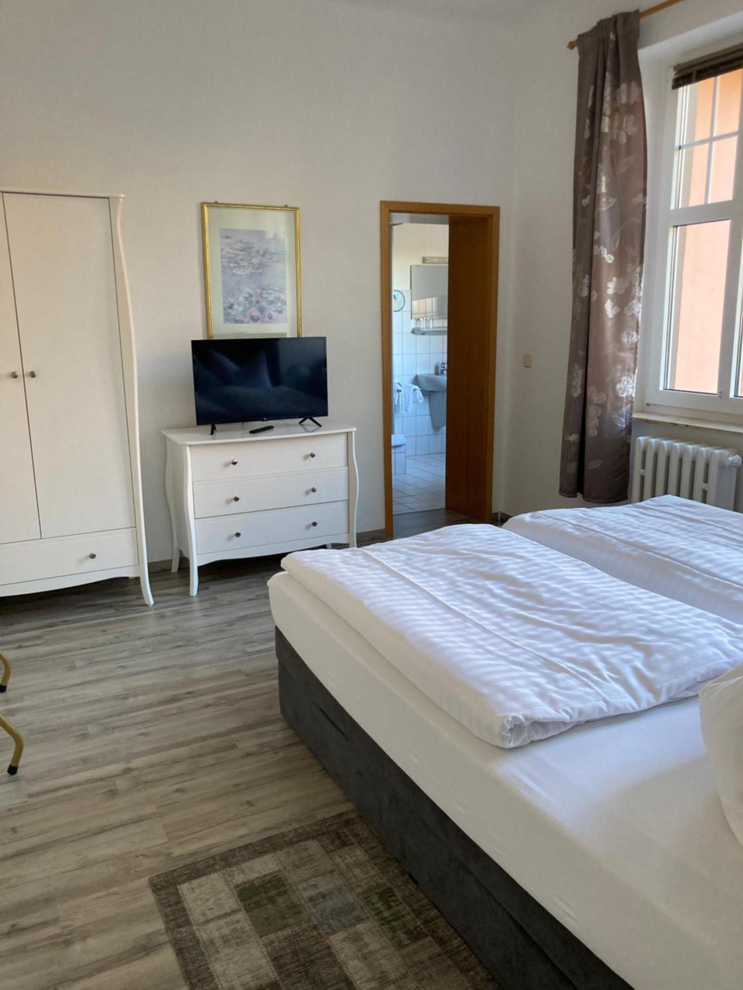 Haus Brandenburg Aparthotel Stechlin Ngoại thất bức ảnh